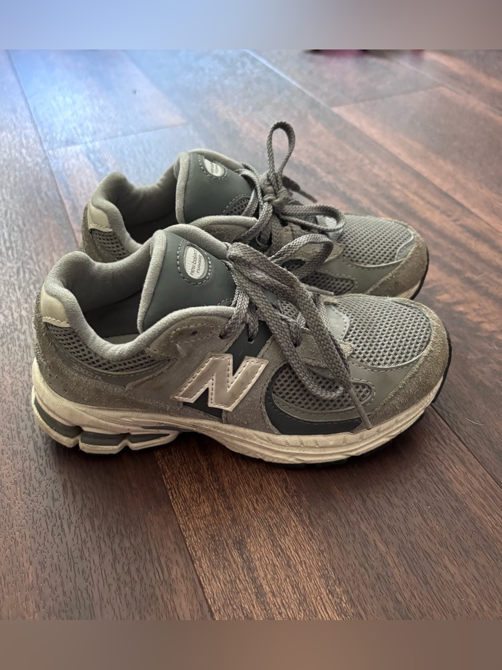 New Balance 2002r Kids Gray Suede & Mesh Sneakers size 13 normal wear